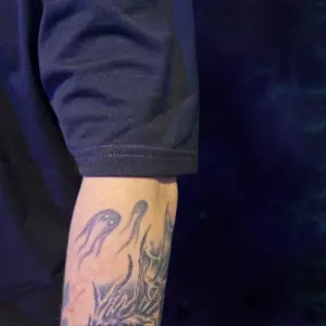 Narosaki T Shirt Nyssira schwarz 666001 Aermel Detail